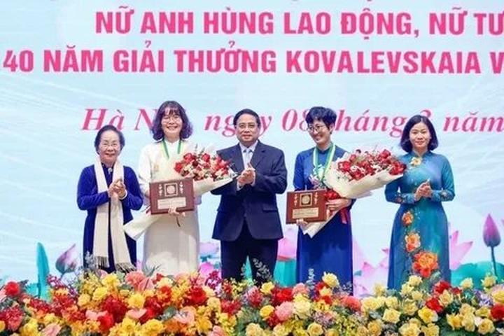 Mỹ Tâm: Họa mi tóc nâu và mối quan hệ với học trò